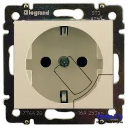 Розетка 2К+3 Legrand Valena 16A 250V с/з механической системой выталкивания вилки винтовой зажим сло