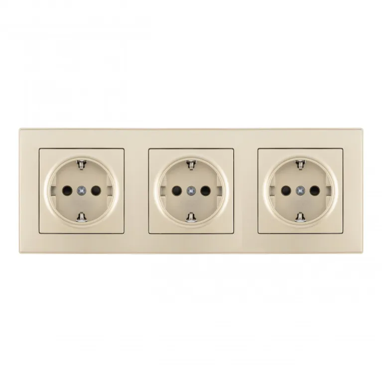 Розетка тройная (трехпостовая) с/з и шторками Arte Milano SET06-3-40-1x3 shampan в Нижнем Новгороде