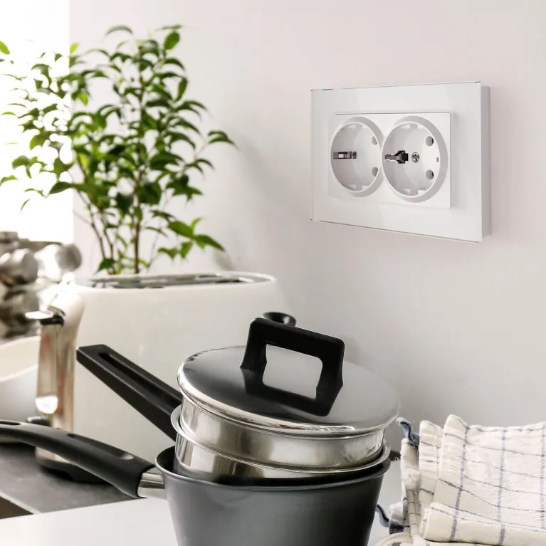 Рамка для двойной розетки Werkel Favorit белый W0081101 4690389160219 в Нижнем Новгороде