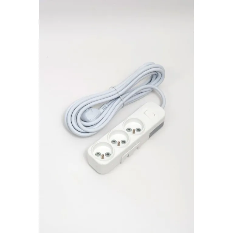 Удлинитель 3вх с защитными шторками с включателем UPS ELBI Myra 527-010205-325 в Нижнем Новгороде