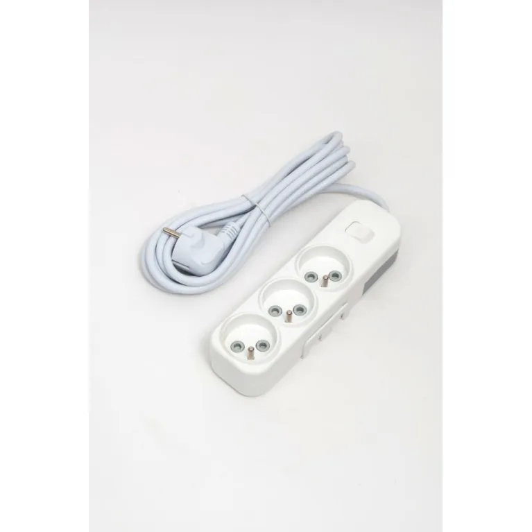 Удлинитель 3вх с защитными шторками с включателем UPS ELBI Myra 527-010203-315 в Нижнем Новгороде