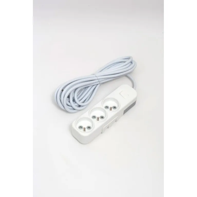 Удлинитель 3вх с защитными шторками с включателем UPS ELBI Myra 527-010205-315 в Нижнем Новгороде