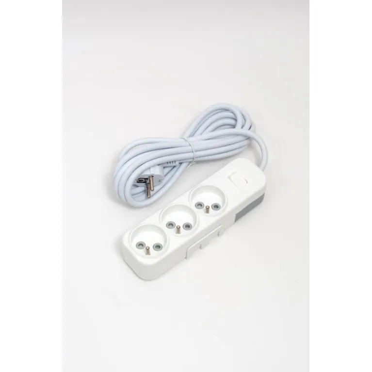 Удлинитель с/з 3вх с защитными шторками с включателем ELBI Myra 527-010203-322 в Нижнем Новгороде