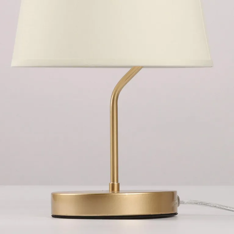 Настольная лампа MW-Light Вега 329032801 в Нижнем Новгороде